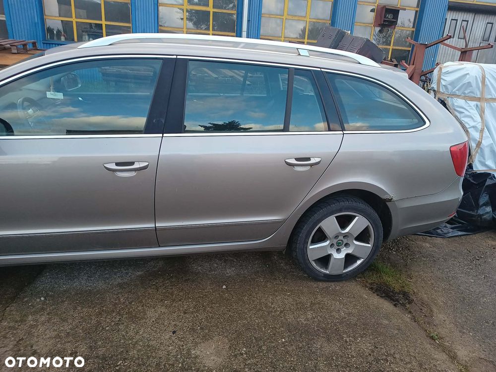 Skoda Superb 2.0 TDI Ambition - 4