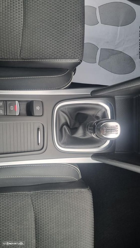 Renault Mégane 1.6 dCi Bose Edition J18 - 11