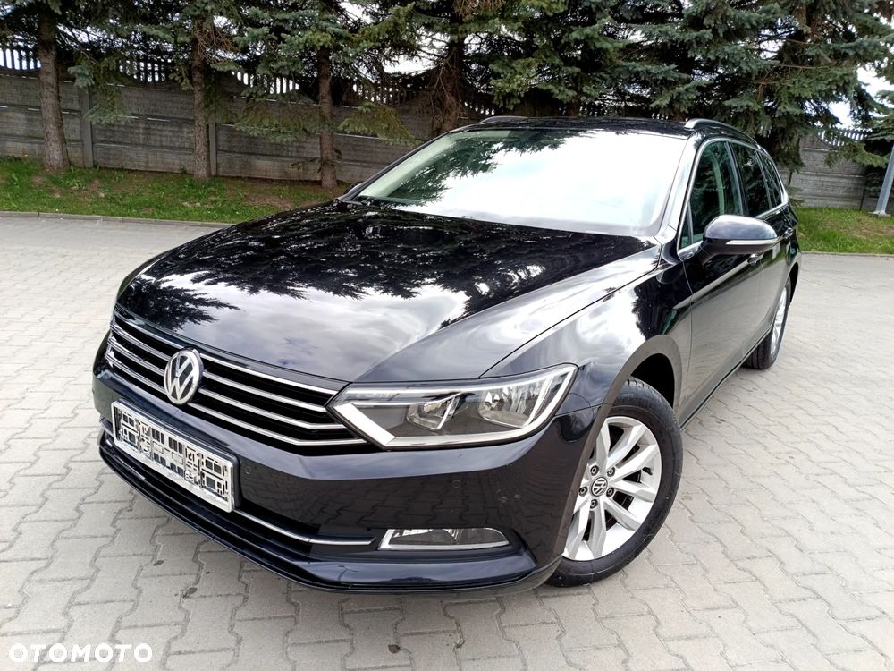 Volkswagen Passat - 1