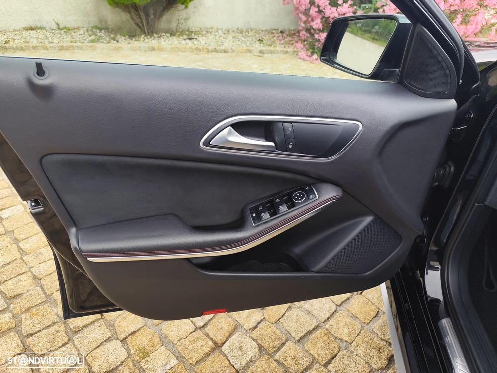 Mercedes-Benz A 45 AMG 4-Matic - 13