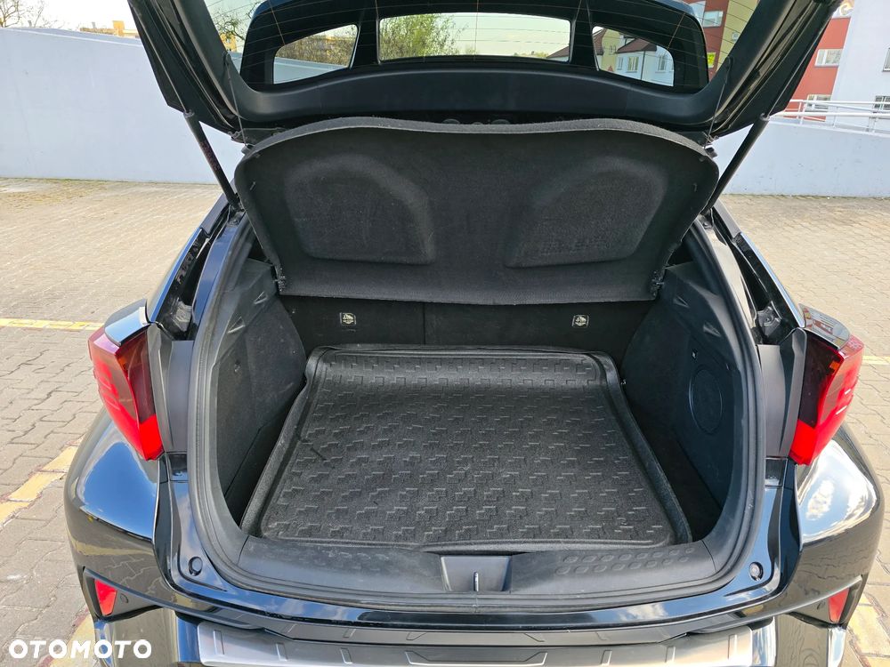 Toyota C-HR 2.0 Hybrid Executive - 12