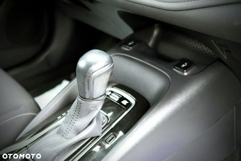Toyota Corolla 1.8 Hybrid Comfort - 30