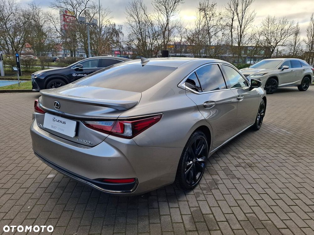 Lexus ES 300h F Sport Edition - 5