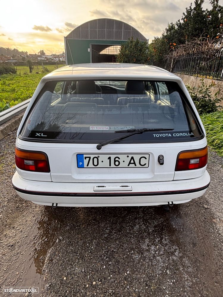 Toyota Corolla Hatchback 1.3 Velvet - 16