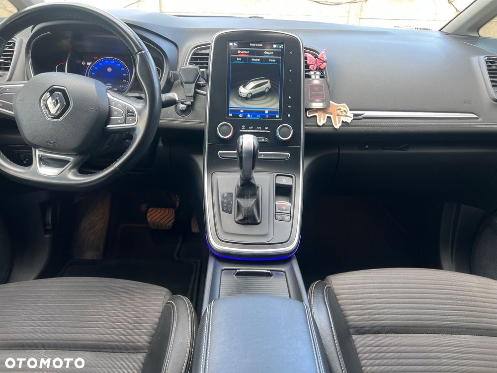 Renault Grand Scenic - 13