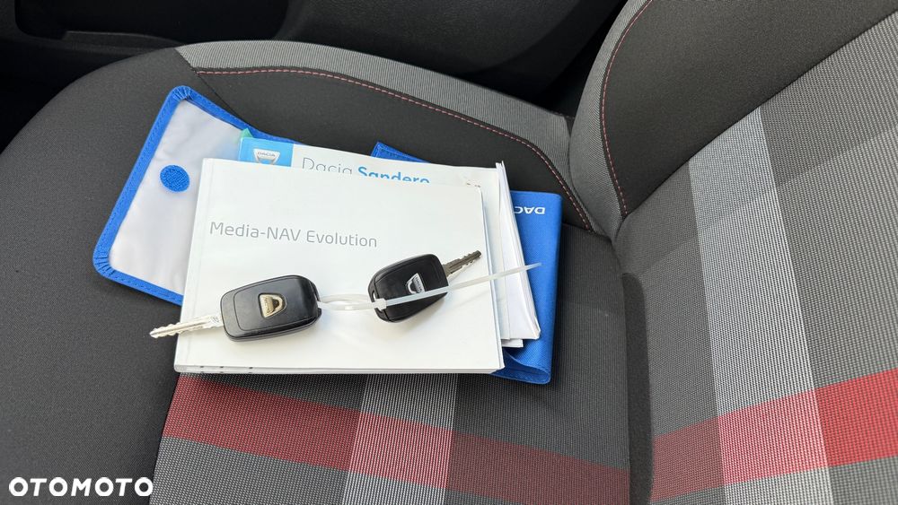 Dacia Sandero 0.9 TCe SL Celebration S&S - 32