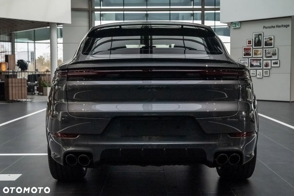 Porsche Cayenne S E-Hybrid PHEV Black Edition - 4