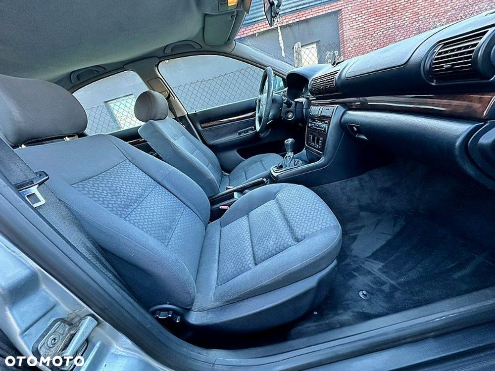 Audi A4 Limousine - 9