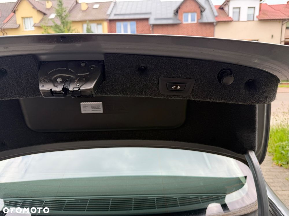 BMW Seria 5 523i - 7