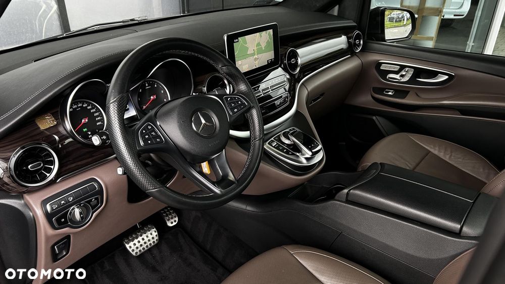 Mercedes-Benz Klasa V - 9