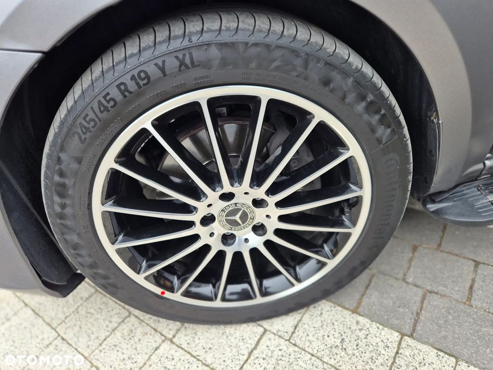 Mercedes-Benz Klasa V - 22