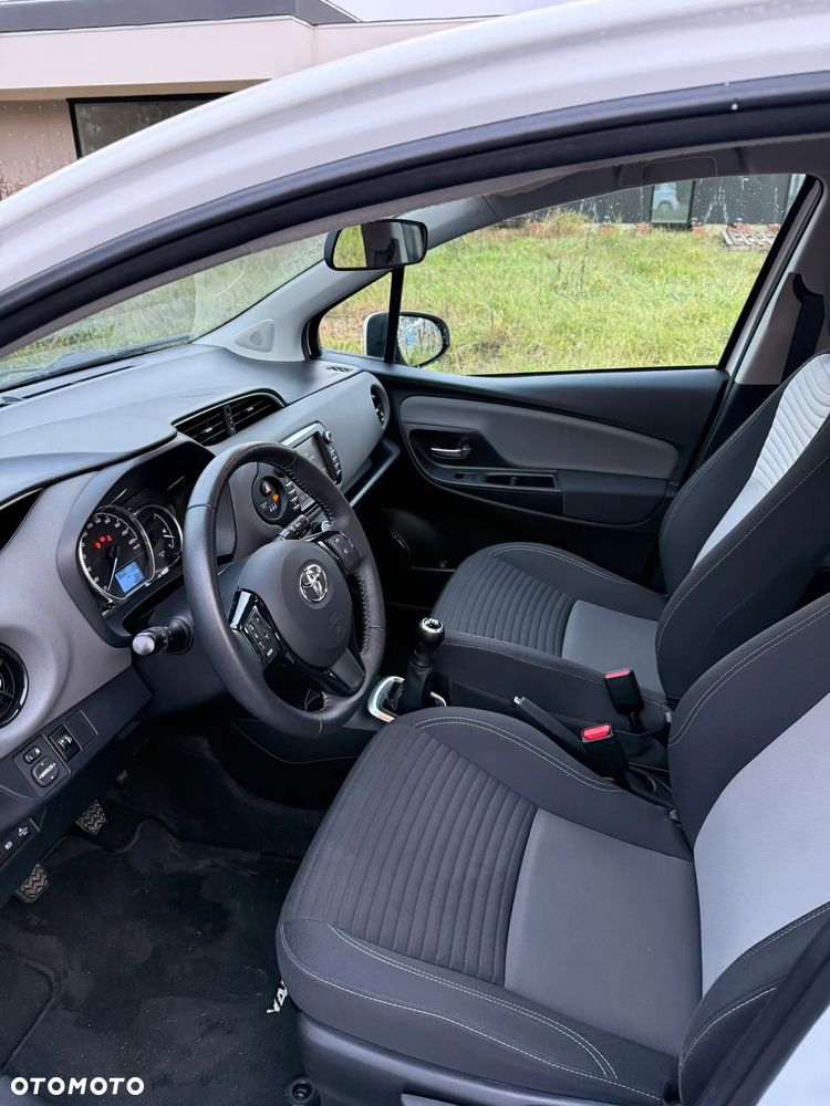Toyota Yaris - 10