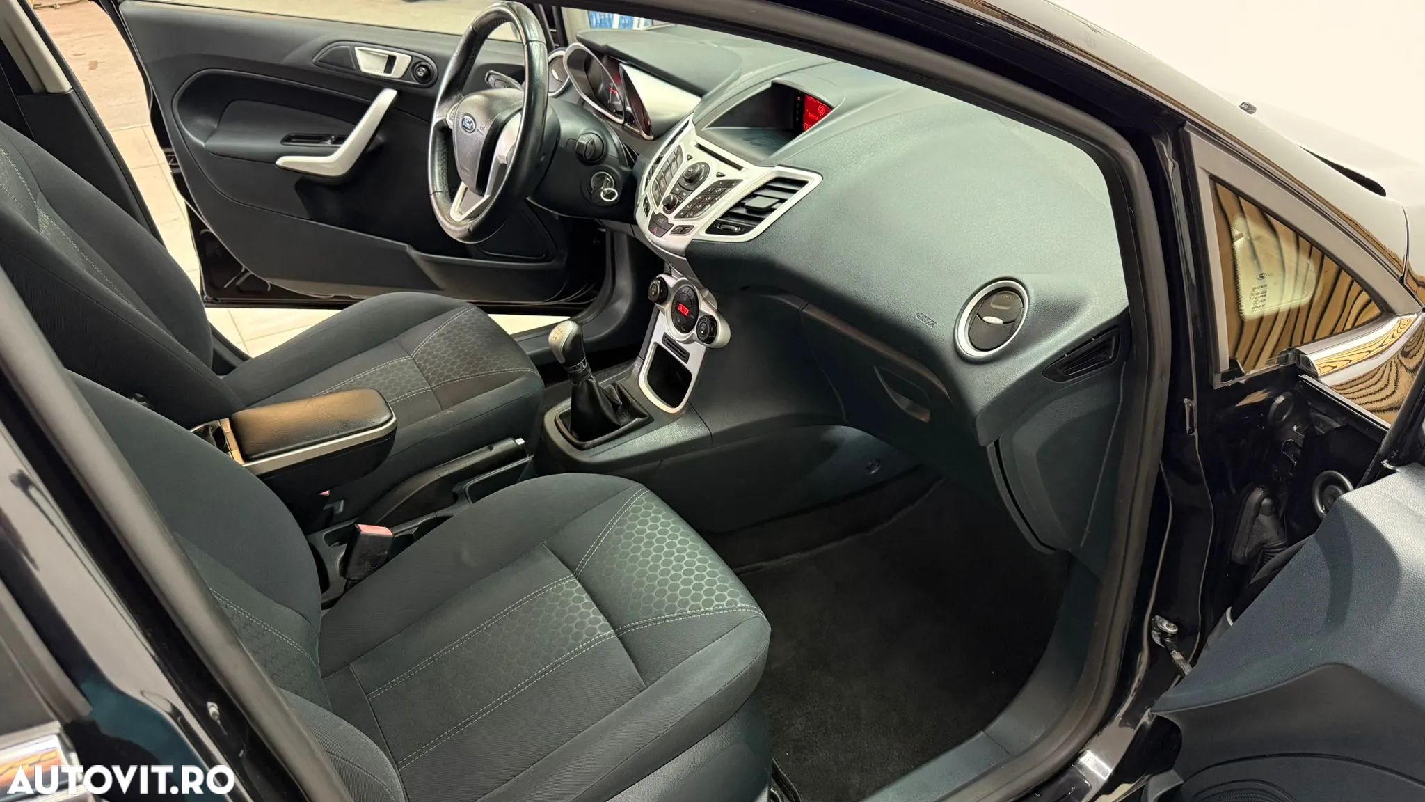 Ford Fiesta 1.6 TDCi Titanium - 8