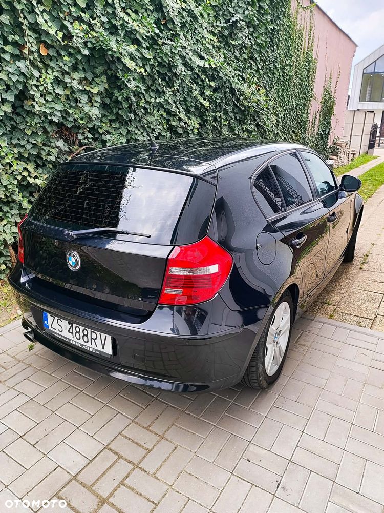 BMW Seria 1 118I 2011 photo 3
