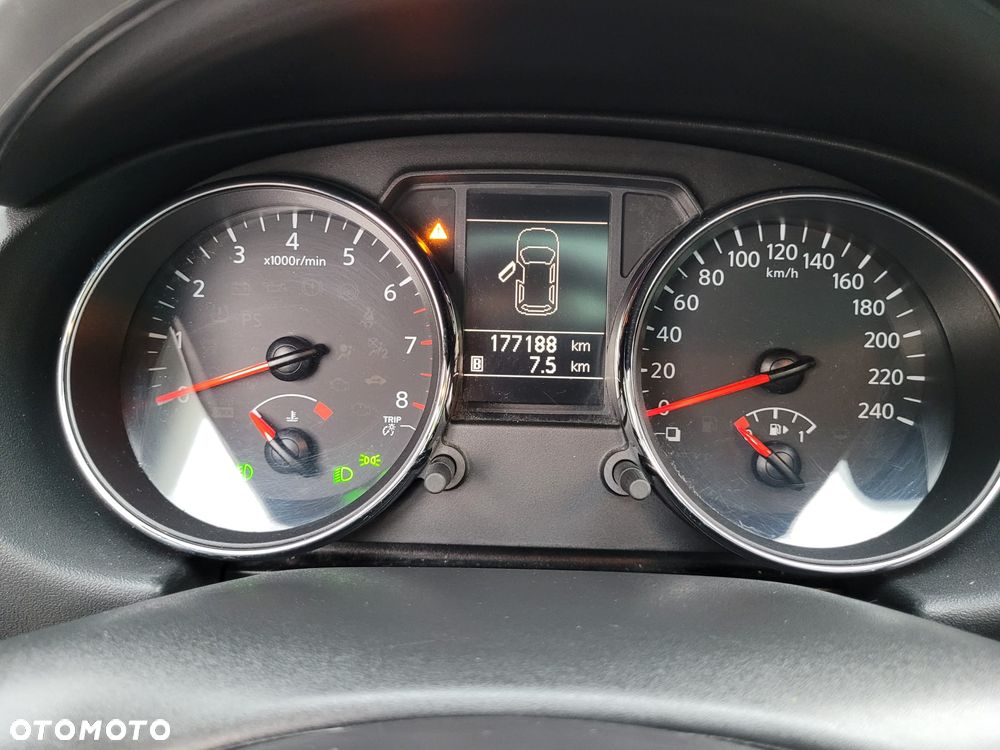 Nissan Qashqai 2.0 4x4 Tekna - 23