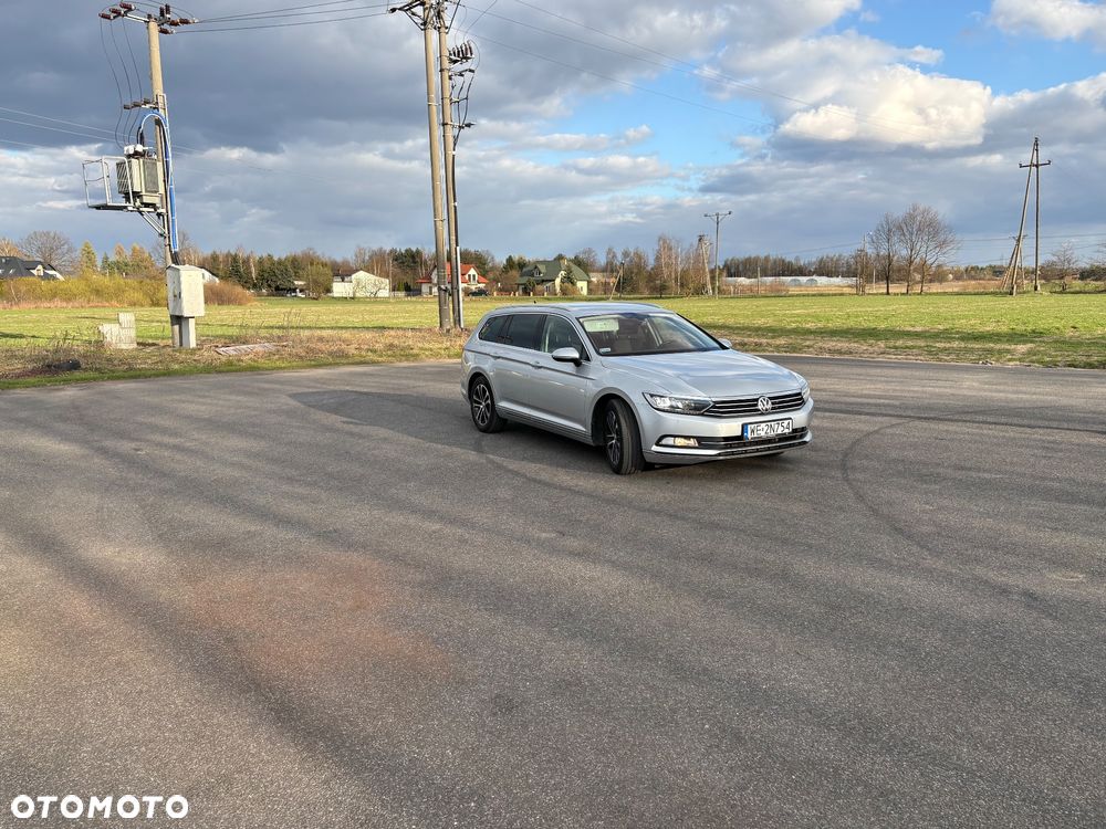 Volkswagen Passat 2.0 TDI SCR Highline - 14