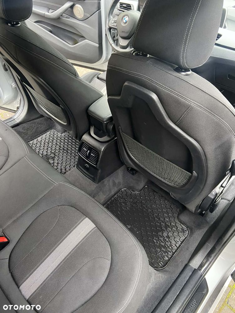 BMW X1 sDrive18d xLine - 18