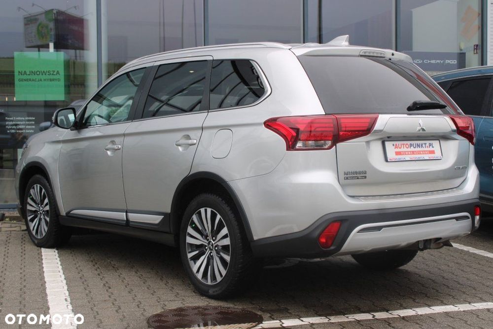 Mitsubishi Outlander - 6
