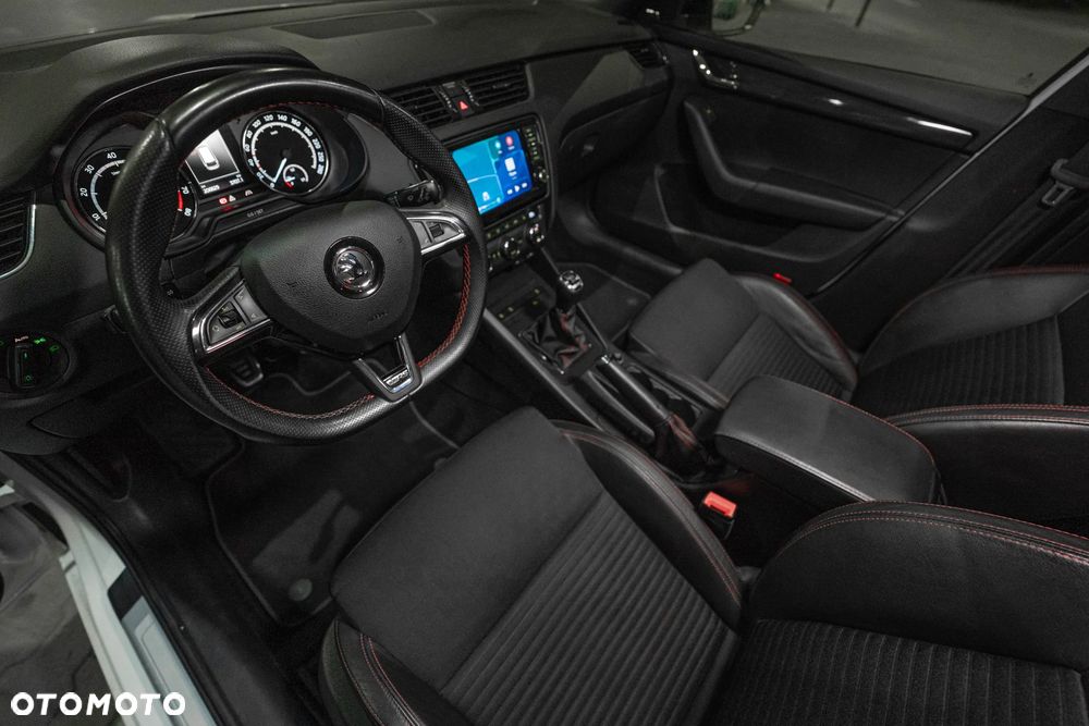 Skoda Octavia 2.0 TSI RS - 17