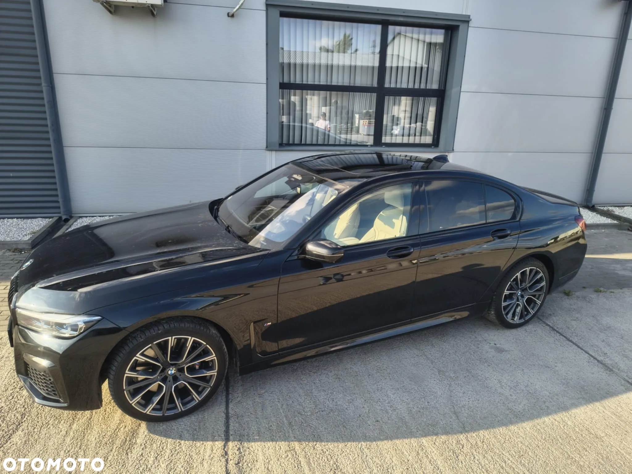 BMW Seria 7 750i xDrive sport - 4