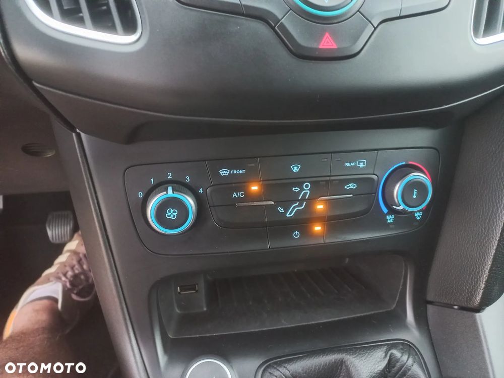 Ford Focus 1.6 TI-VCT Ambiente - 19