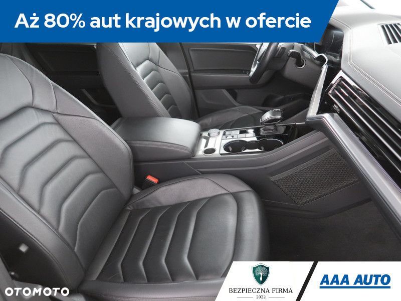 Volkswagen Touareg - 11