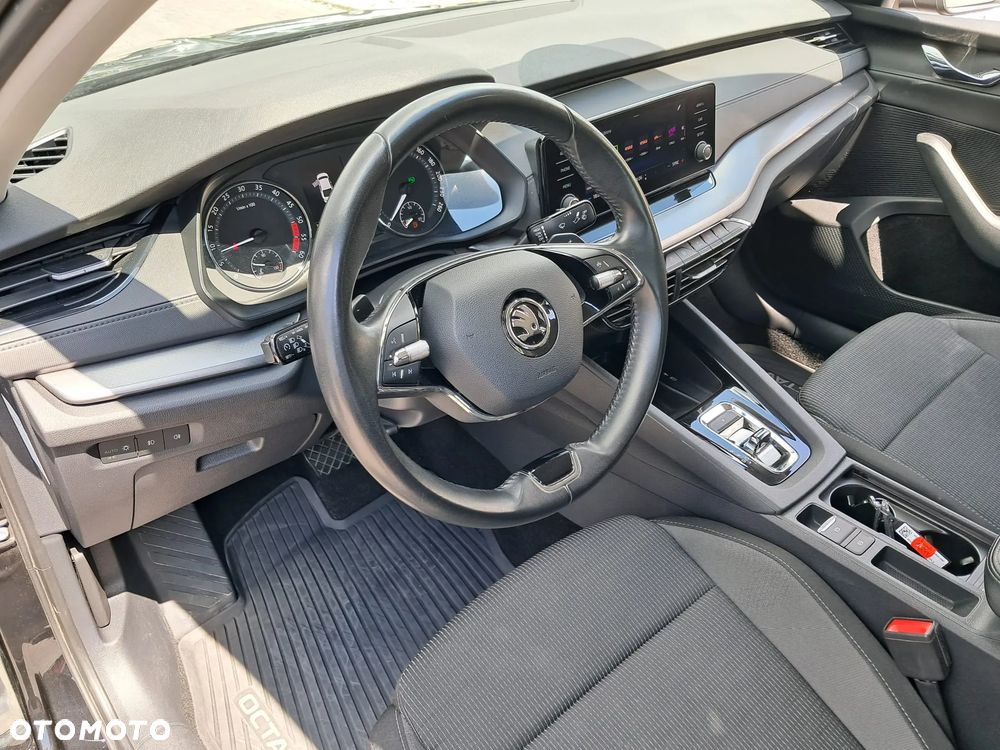 Skoda Octavia 2.0 TDI Ambition DSG - 10