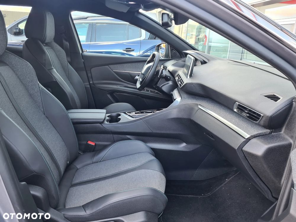 Peugeot 3008 1.2 PureTech Allure Pack S&S EAT8 - 17