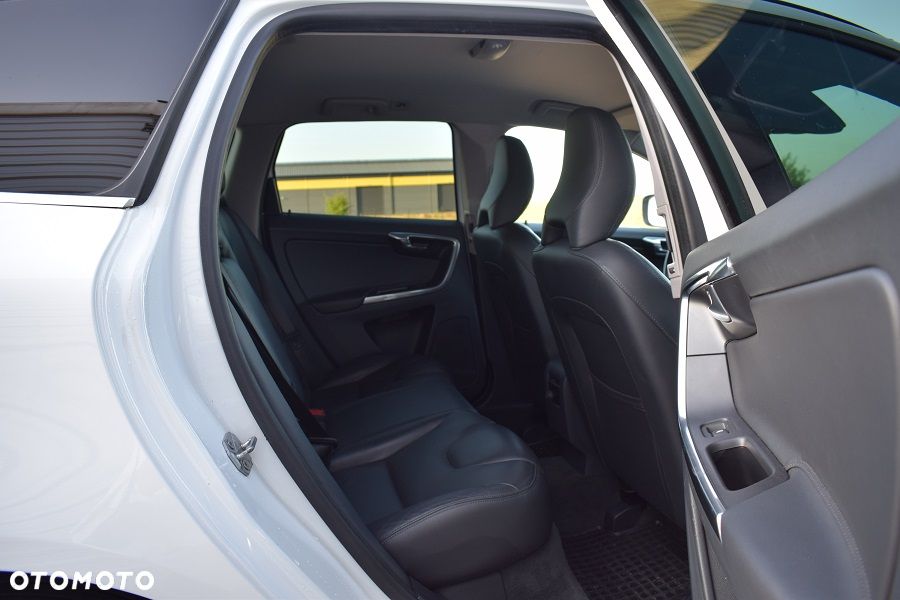 Volvo XC 60 D4 Geartronic Summum - 10