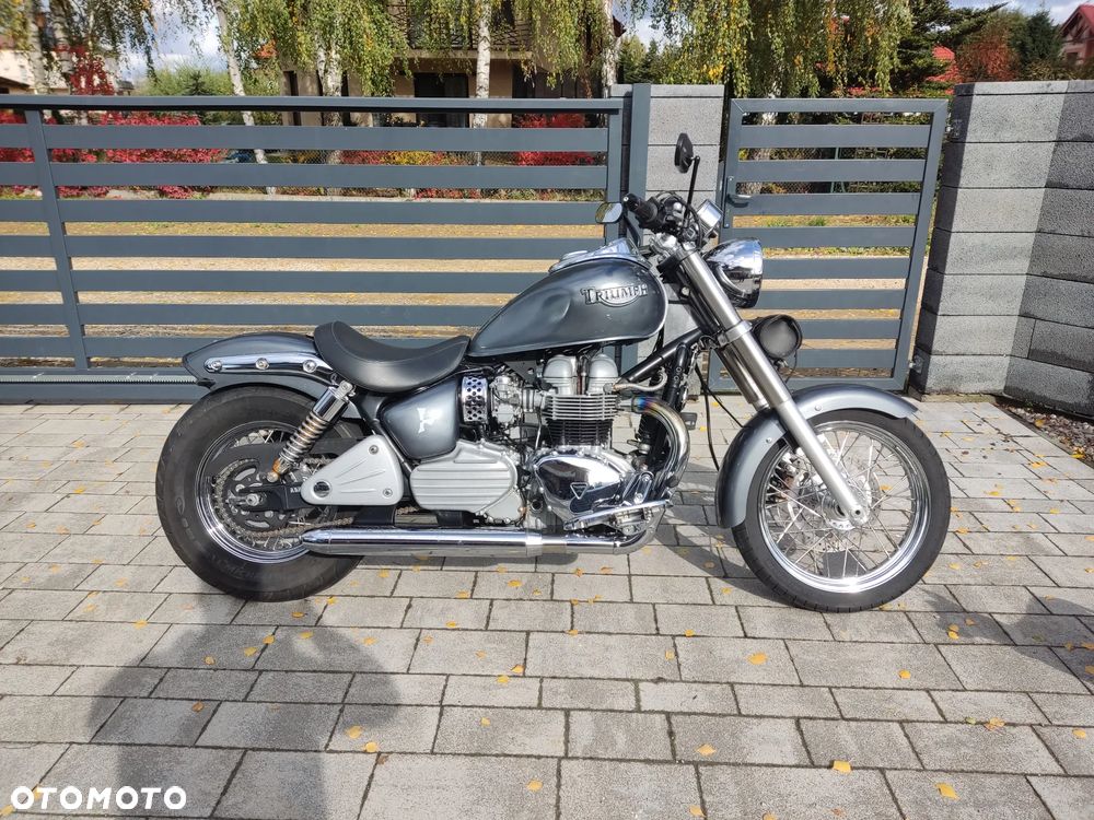 Triumph Bonneville - 7