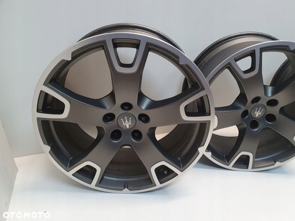 FELGI MASERATI LAVENTE 9JX20H2 ET40,5 5X114,3 - 4