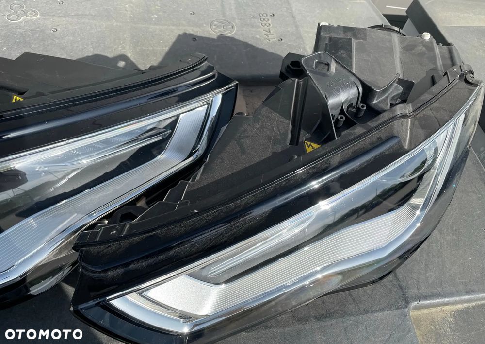 Audi A3 8V reflektory xenon prawy lewy nieskrętne kompletne