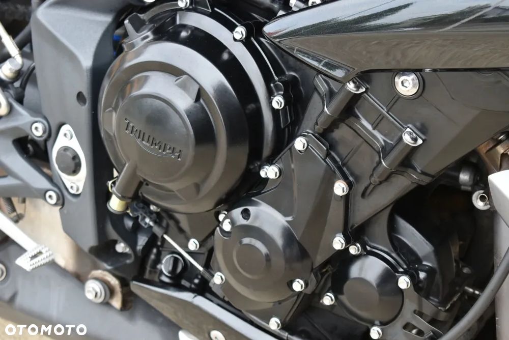 Triumph Street Triple - 37