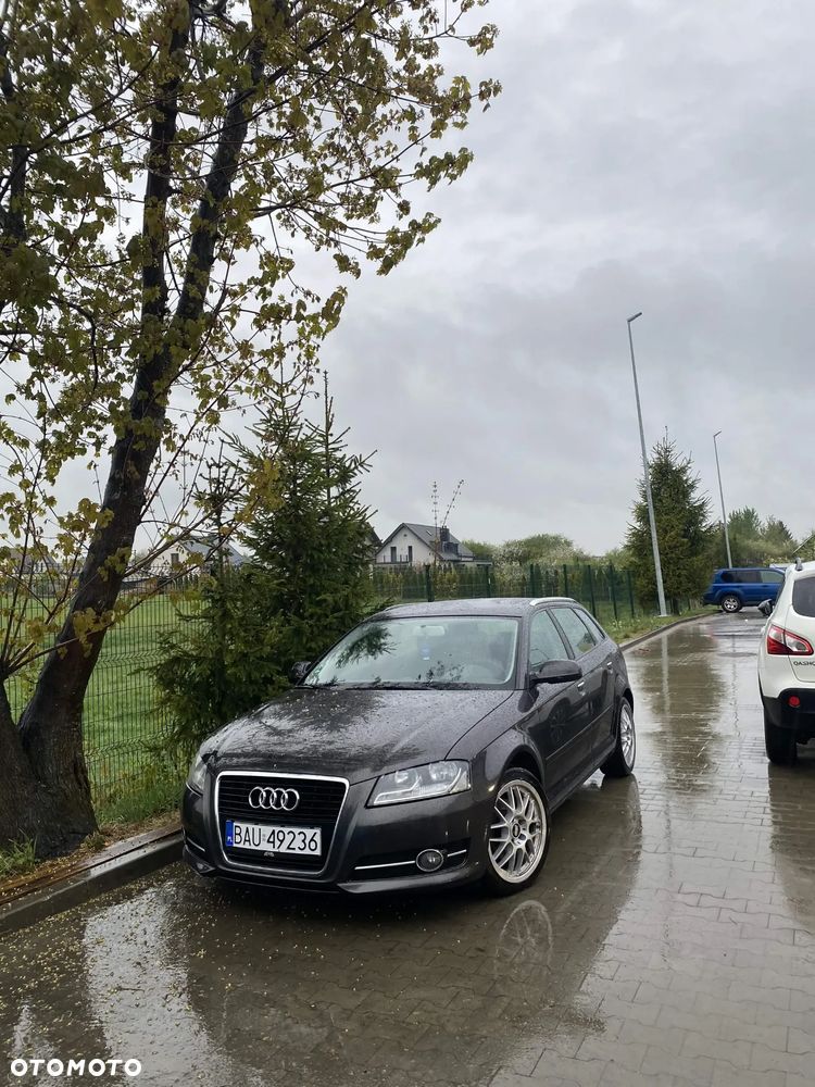 Audi A3 Sportback 1.6 TDI DPF Ambiente - 2