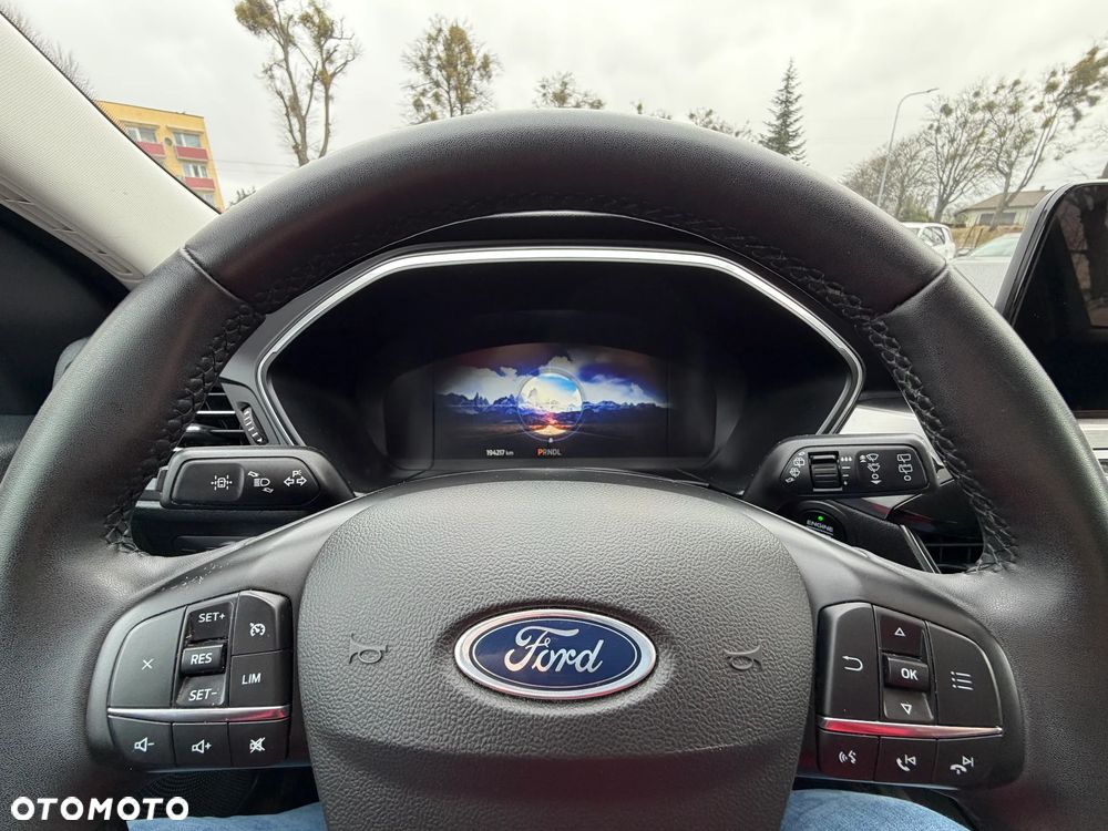 Ford Kuga 2.0 EcoBlue 4x4 TITANIUM - 31