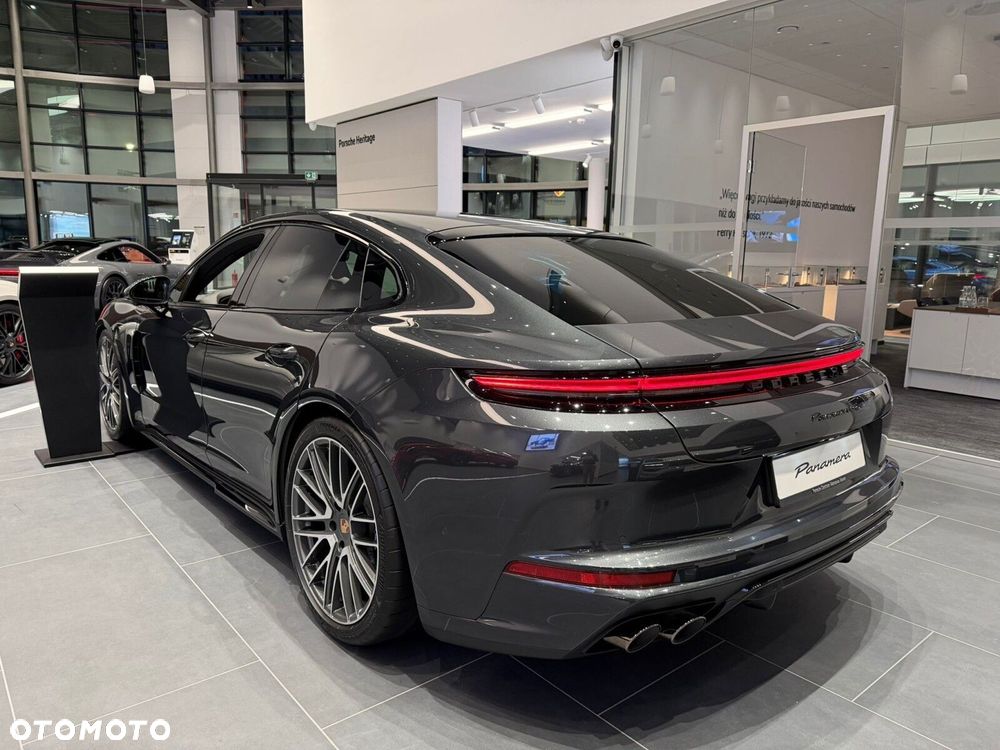 Porsche Panamera - 4