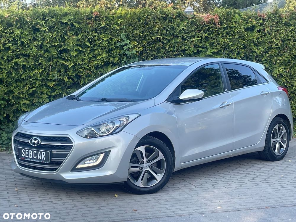 Hyundai i30 1.4 Passion - 16