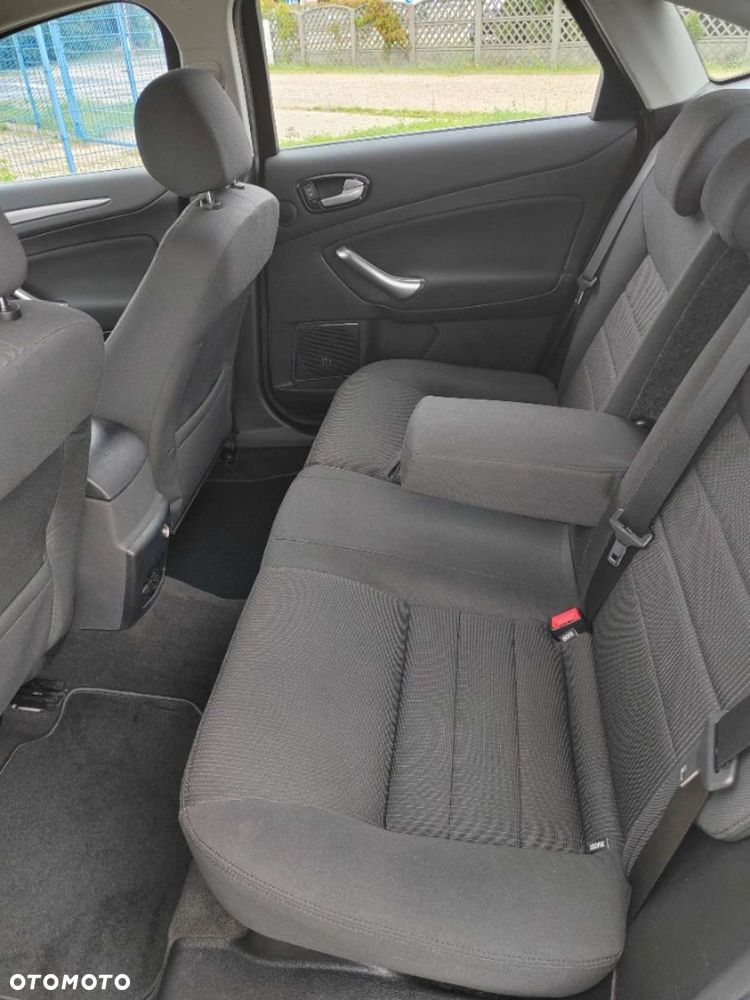 Ford Mondeo - 16