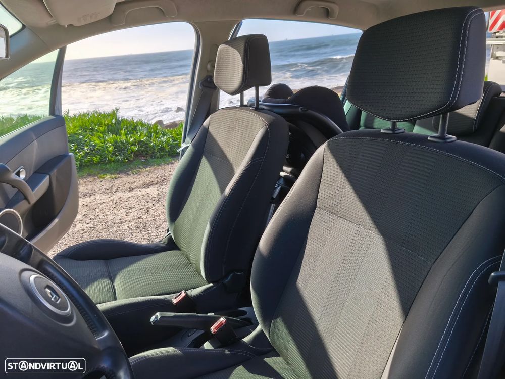 Renault Clio 1.2 TCE Dynamique S - 14