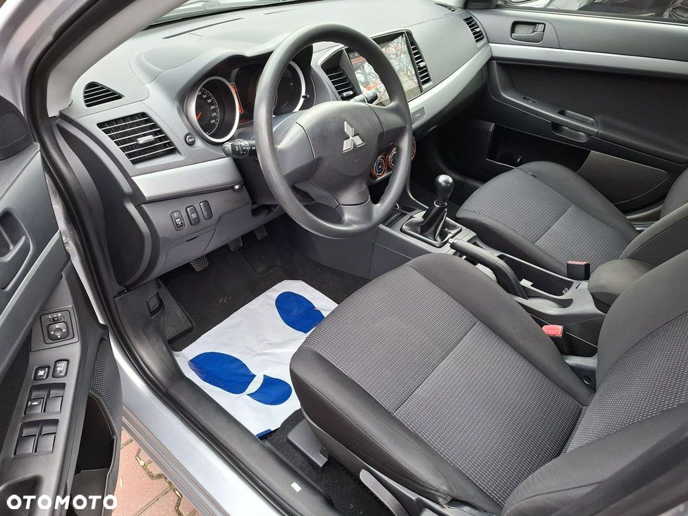 Mitsubishi Lancer - 28