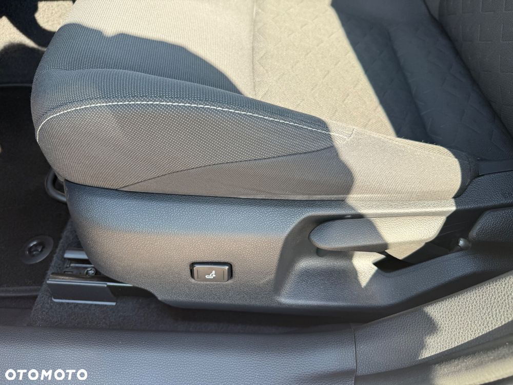Toyota Corolla 2.0 Lounge - 18