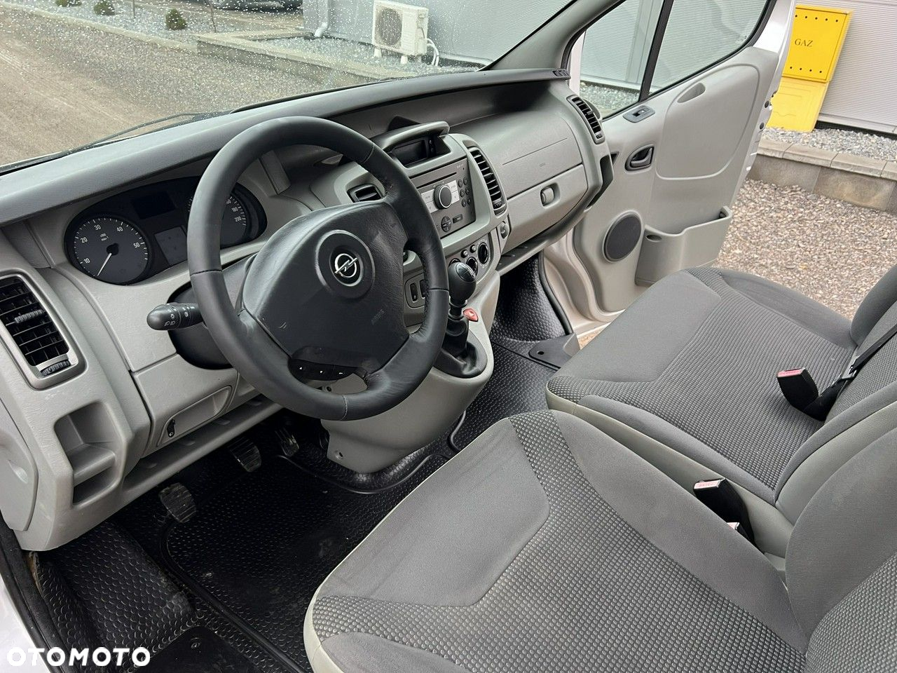 Opel Vivaro - 10