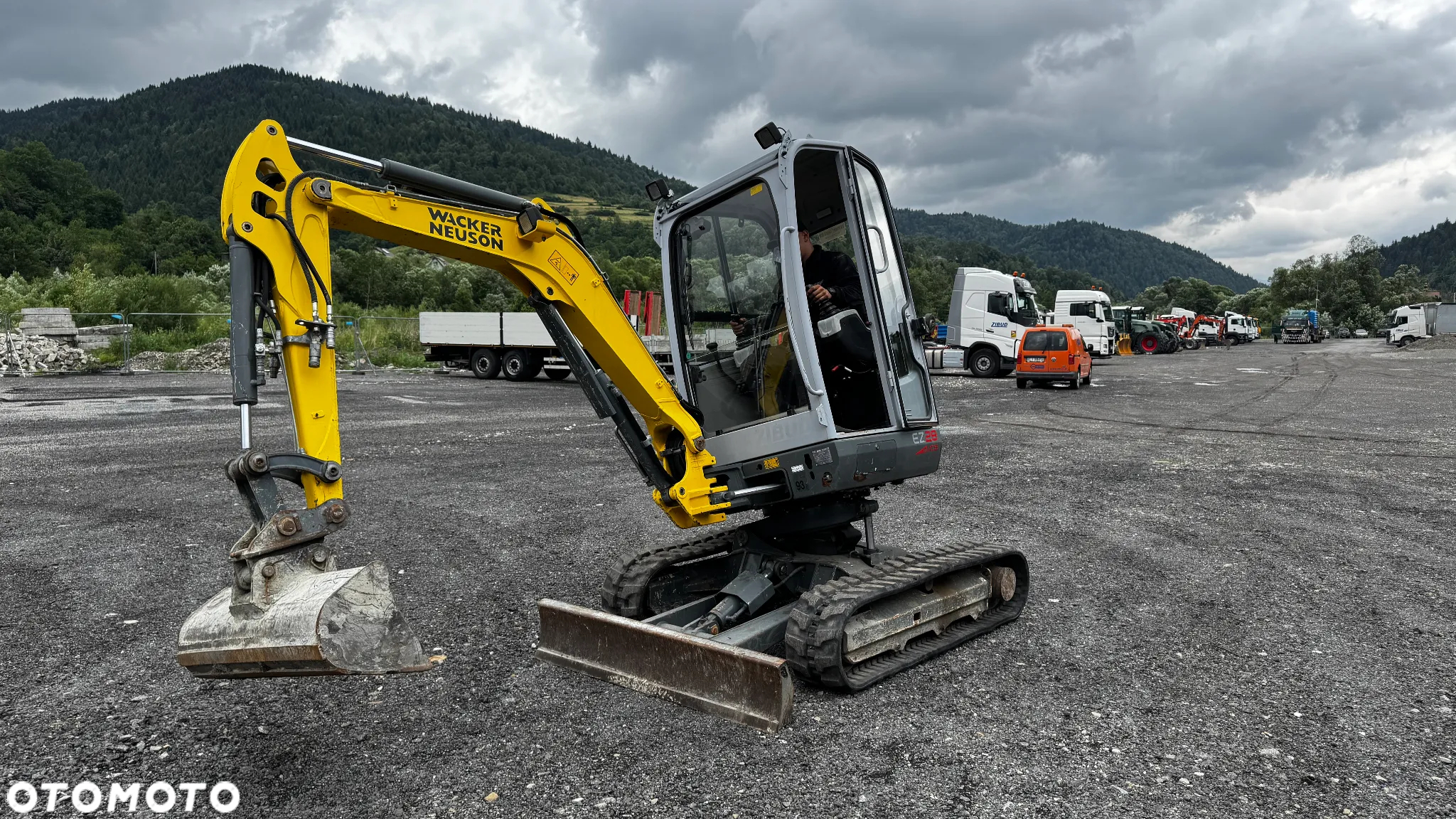 Wacker Neuson EZ28 - 11