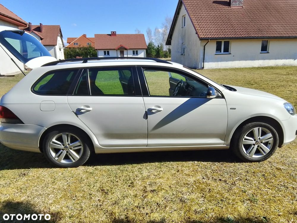 Volkswagen Golf 1.6 TDI DPF BlueMotion Technology DSG MATCH - 2