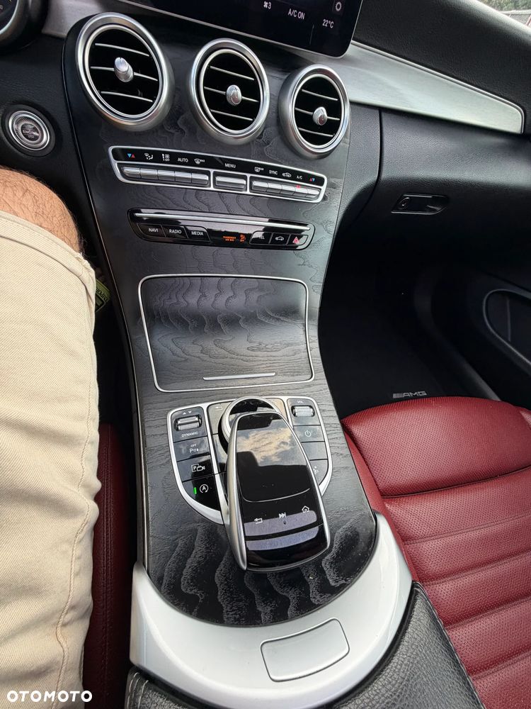 Mercedes-Benz Klasa C 300 d 4MATIC 9G-TRONIC - 23