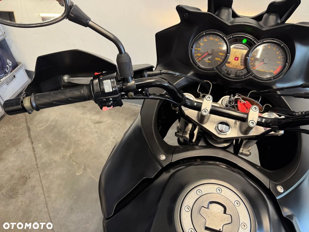 Suzuki V-STROM - 36