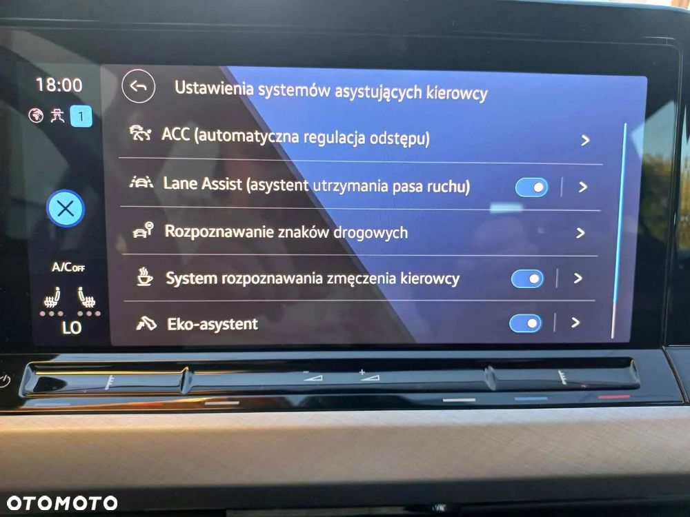 Volkswagen Golf VIII 1.5 TSI EVO Life - 18