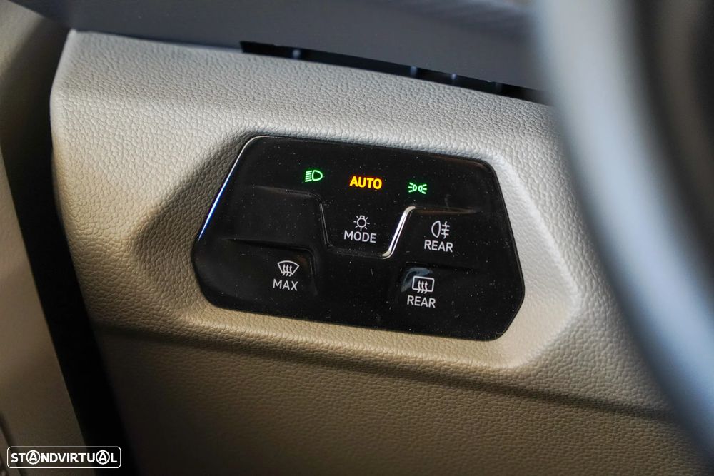 VW Multivan 1.5 TSI e-Hybrid Trend DSG - 24