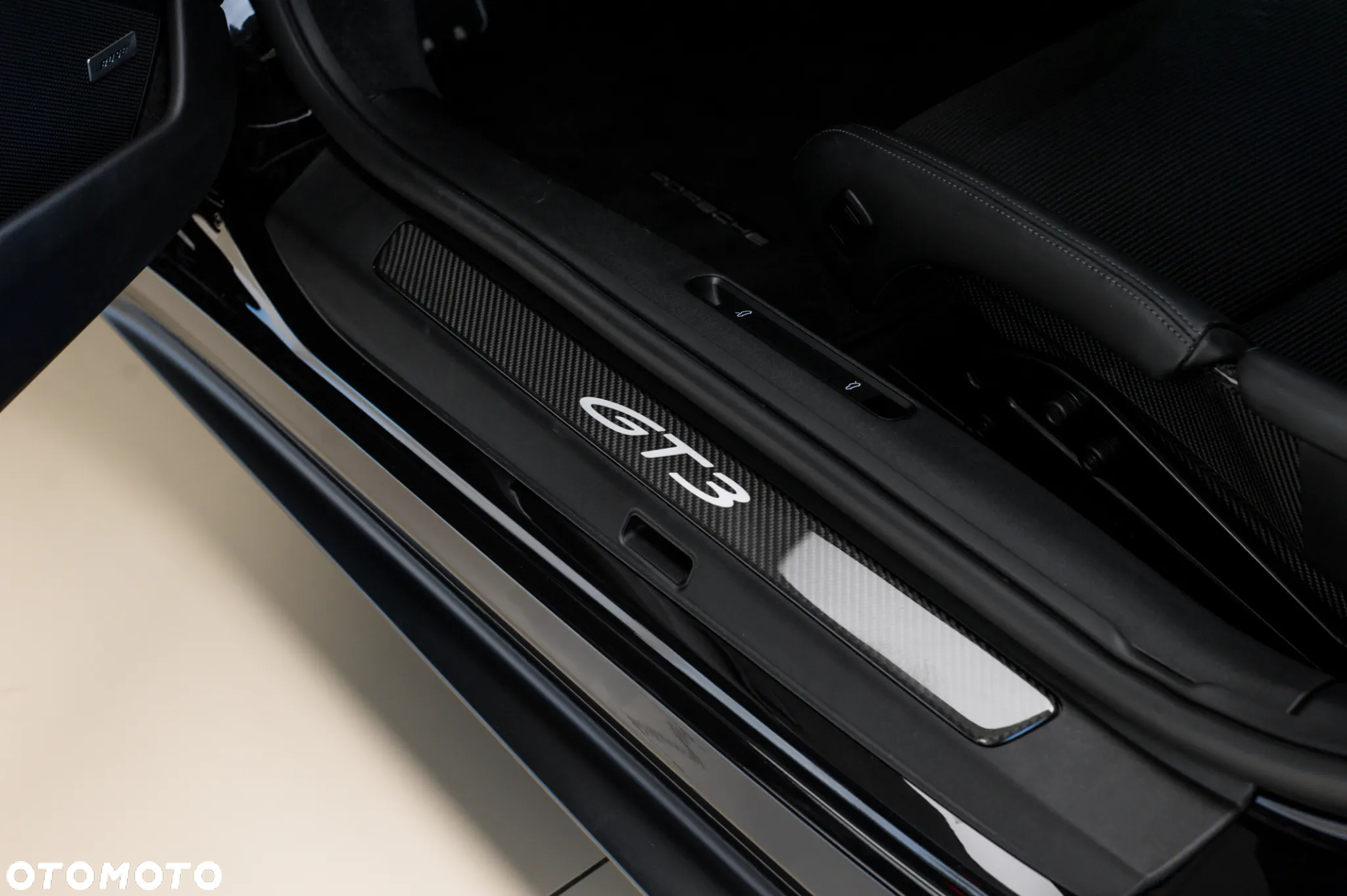 Porsche 911 GT3 Touring PDK - 15