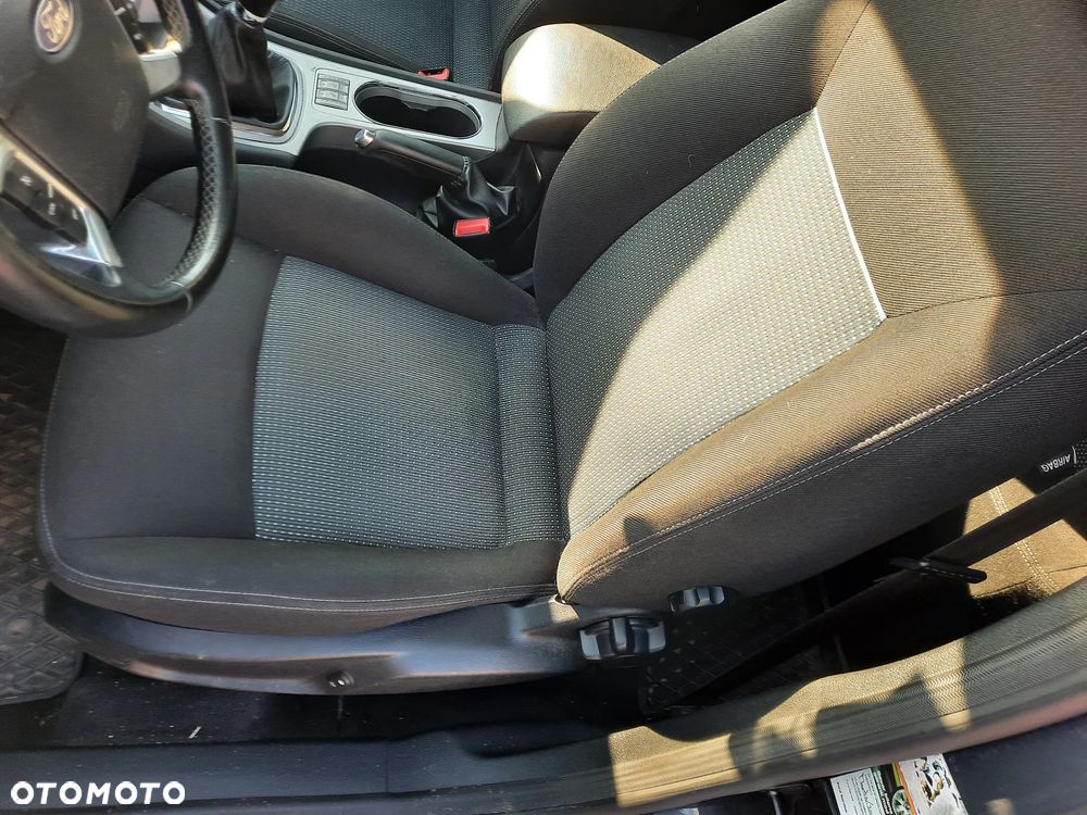 Ford Mondeo 2.0 Champions Edition - 12